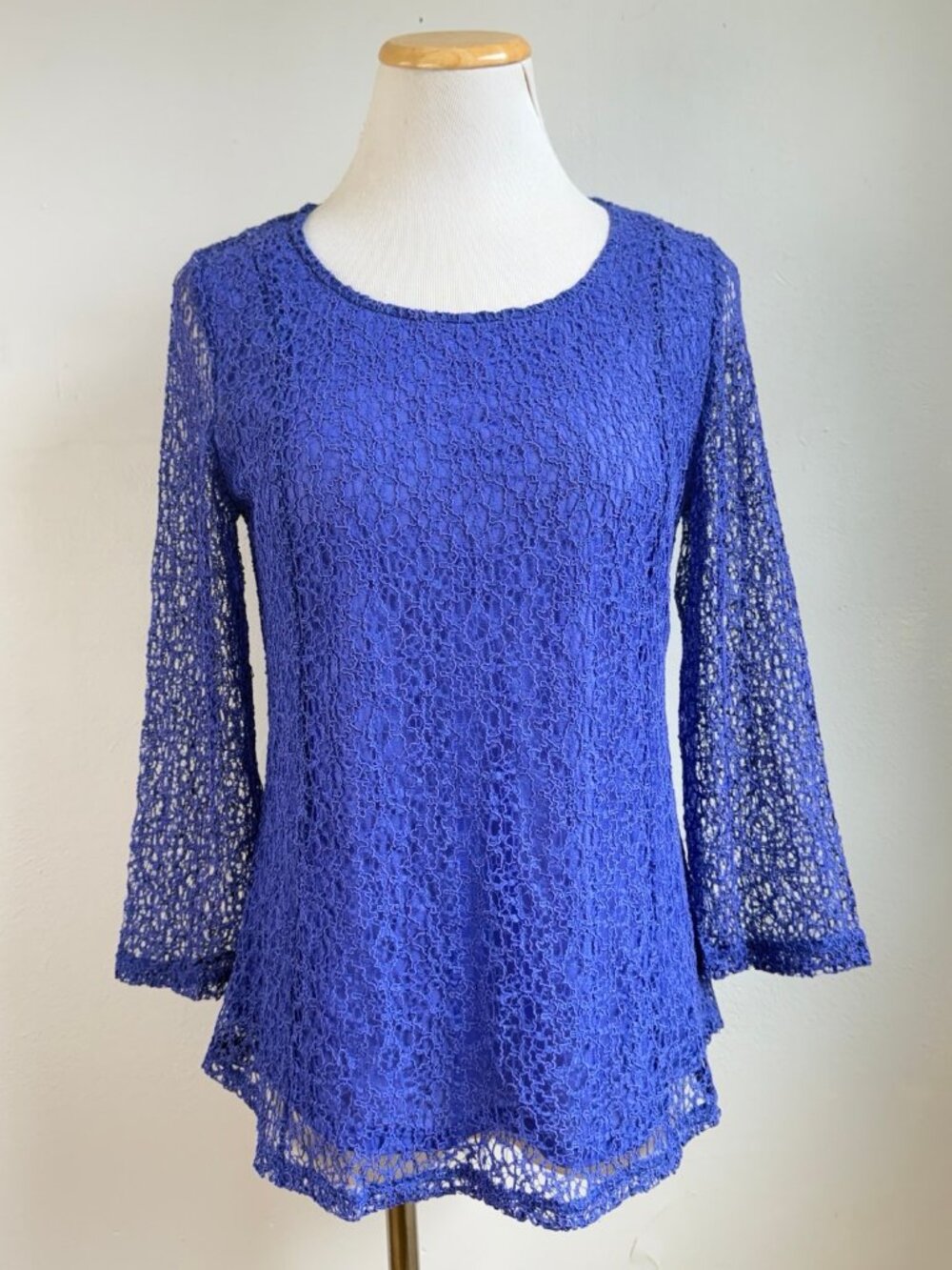 Chicos Top Size 0 (Small) Purple Lace 3/4 Sleeve Shirt Blouse Scoop Neck